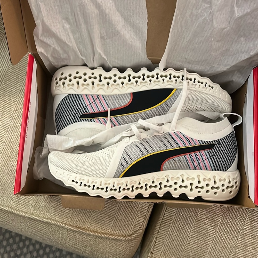 Puma Calibrate RunnerMono men’s size 8.5. Never worn. Brand new.